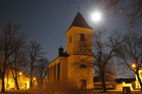 173 Měsíc nad kostelem sv.Jiljí 19.3.2011