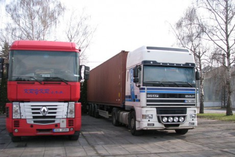 242 Kamion vlevo 1, vpravo 2, 31.3.2011